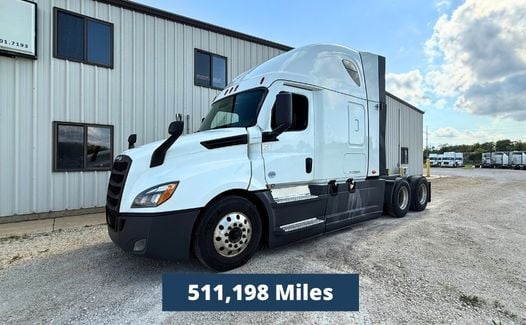 2021 Freightliner Cascadia 126 (TK1956)