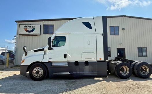 2021 Freightliner Cascadia 126 (TK9069)