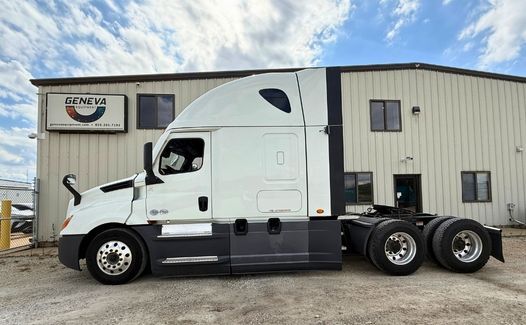 2021 Freightliner Cascadia 126 (TK8196)