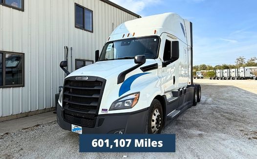2021 Freightliner Cascadia 126 (TK7666)