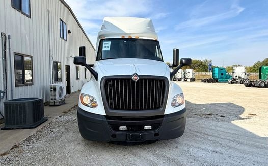 2021 International LT625 (TK3915)
