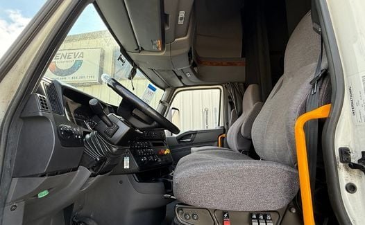 2021 International LT625 (TK3915)