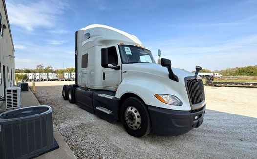 2021 International LT625 (TK3915)