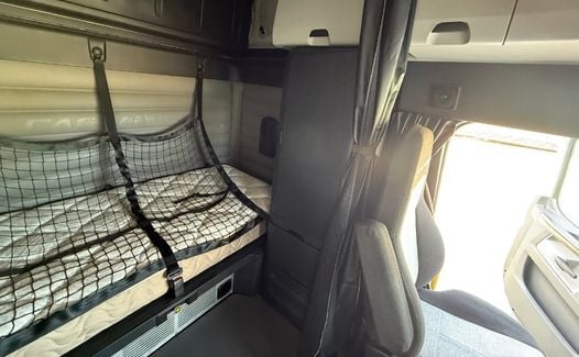 2022 Freightliner Cascadia 126 (TK1613)