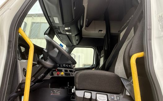 2022 Freightliner Cascadia 126 (TK1548)