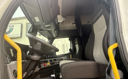 2022 Freightliner Cascadia 126 (TK1536)