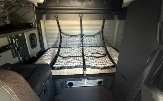 2022 Freightliner Cascadia 126 (TK1613)