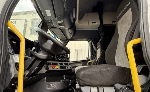 2022 Freightliner Cascadia 126 (TK1598)