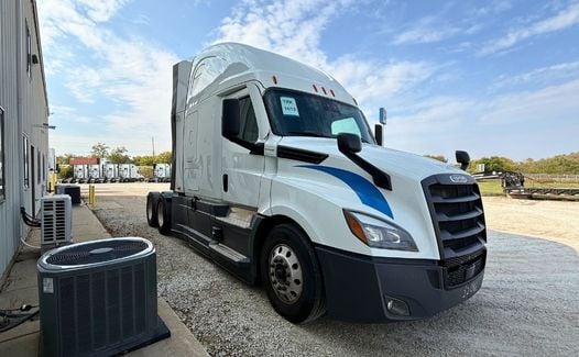 2022 Freightliner Cascadia 126 (TK1613)