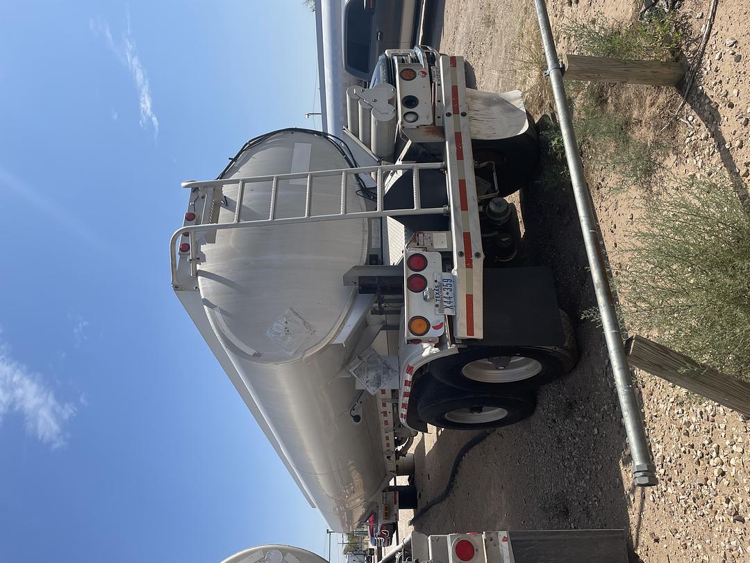 1992 Fruehauf Fuel Trailer (TR4405)