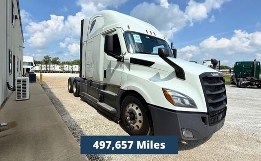 2021 Freightliner Cascadia 126 (TK8300)