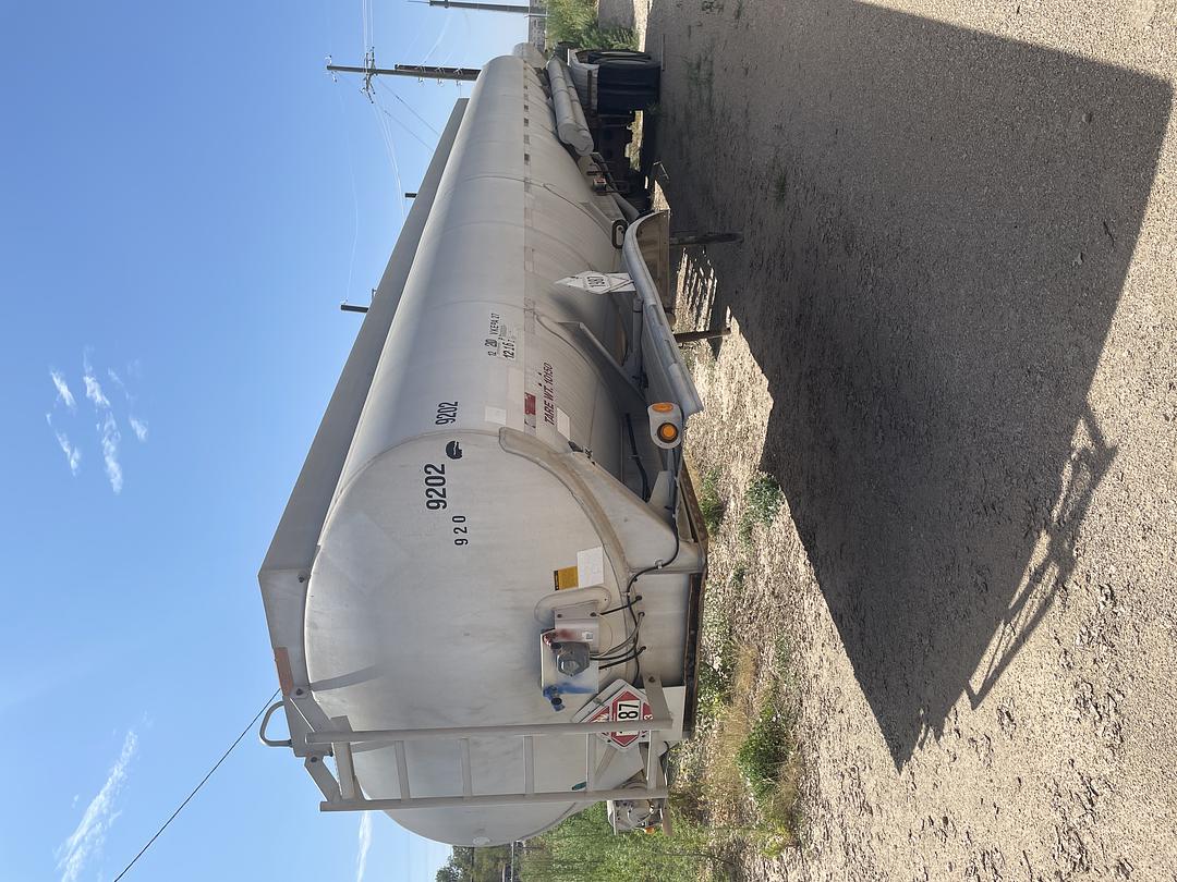 1989 Fruehauf Fuel Trailer (TR9202)