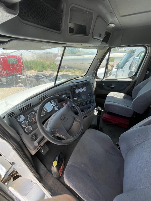 2013 Freightliner Cascadia 125 