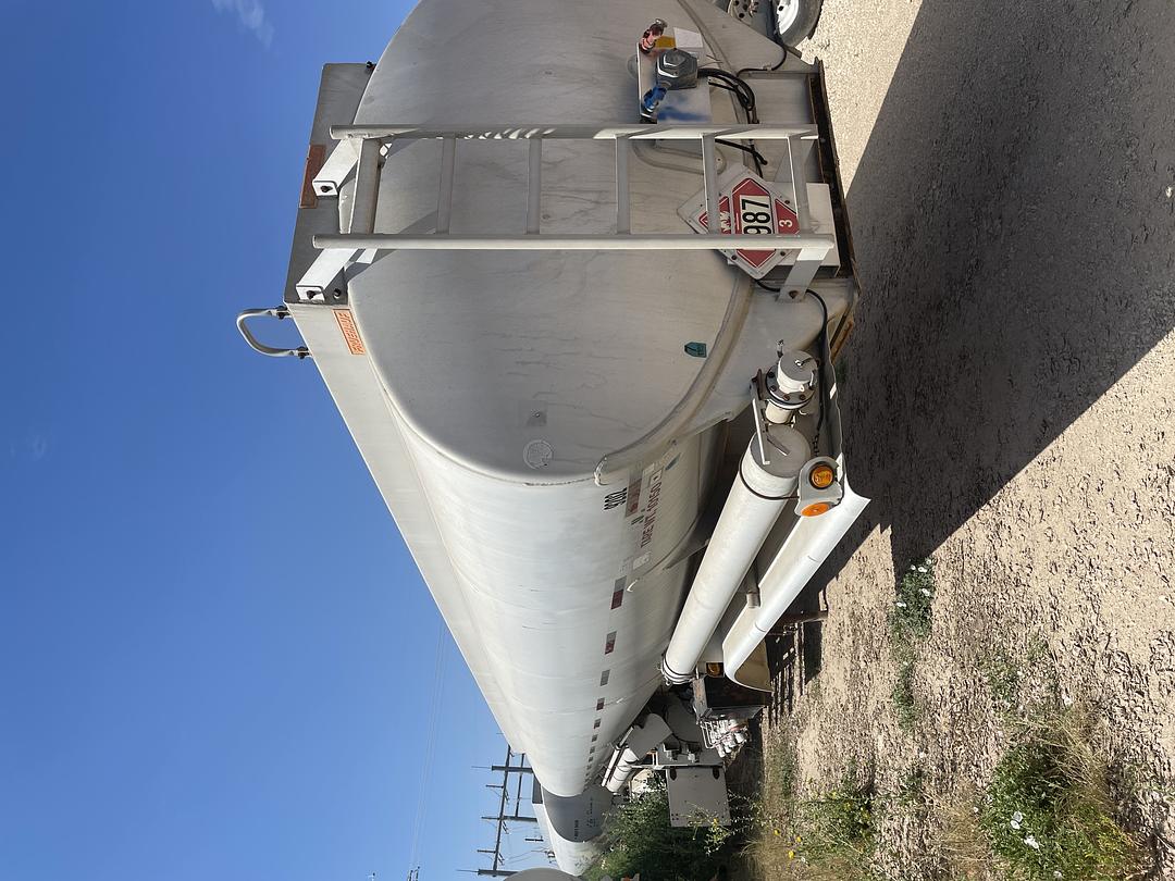 1989 Fruehauf Fuel Trailer (TR9202)