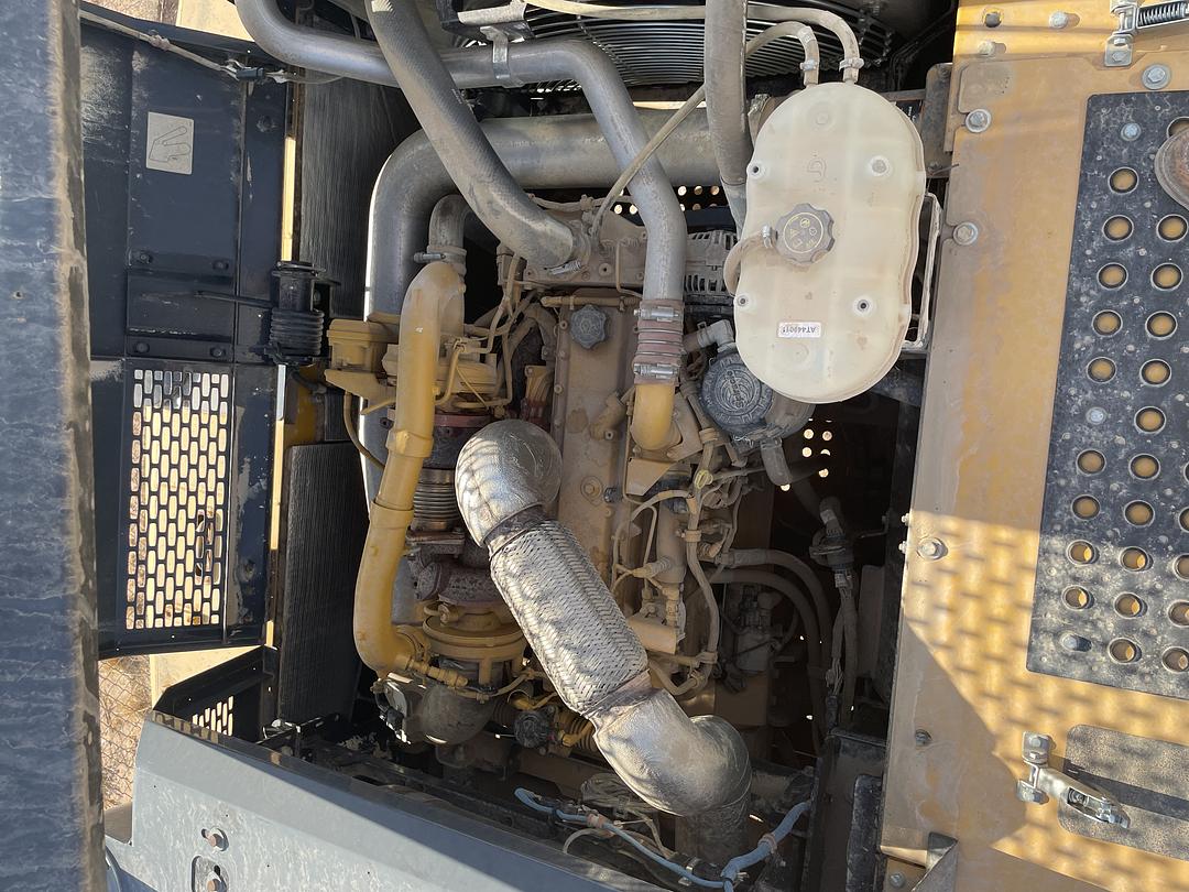 2019 Deere 300G LC (EX1074)