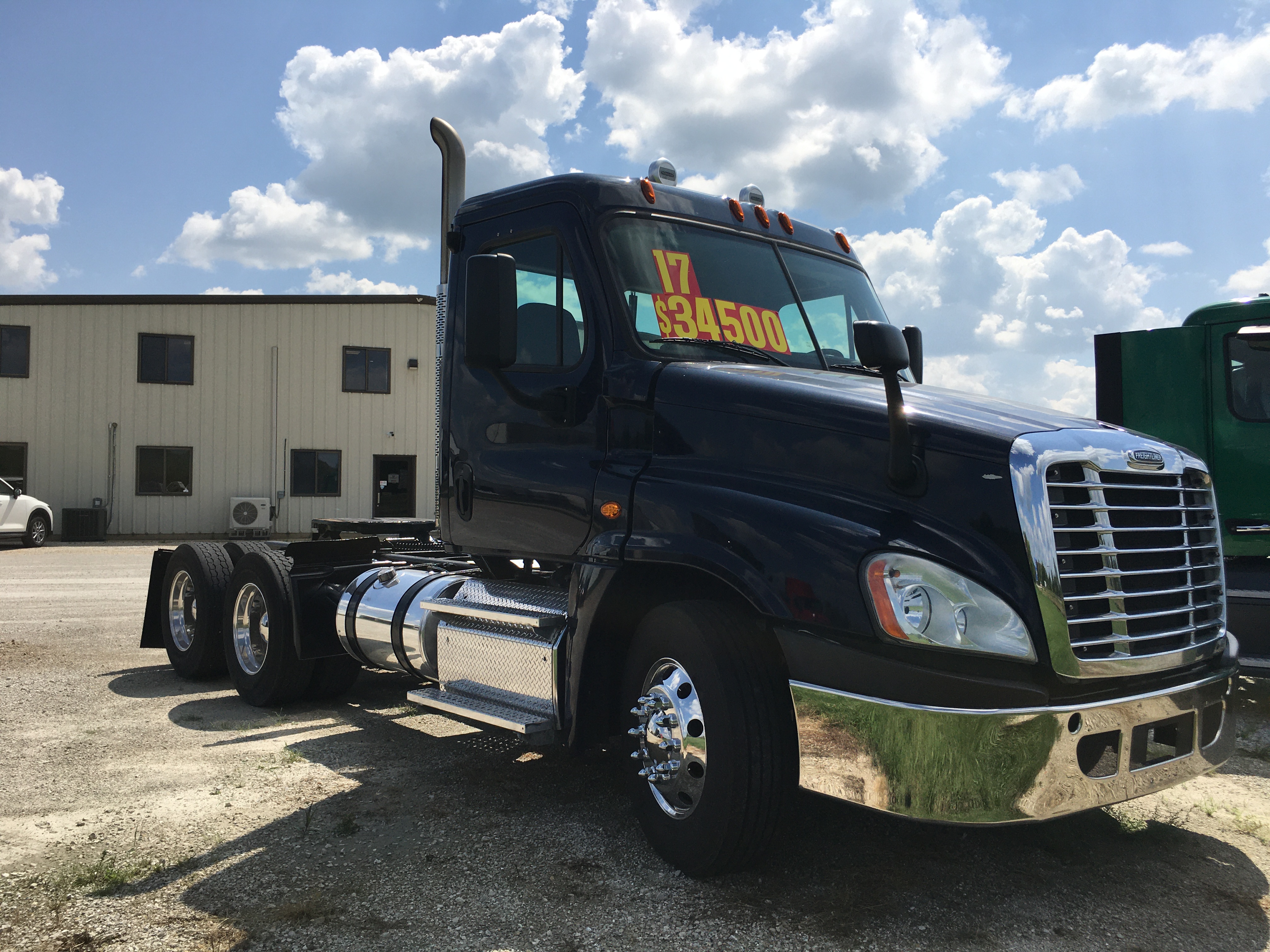 2017 Freightliner CA125DC