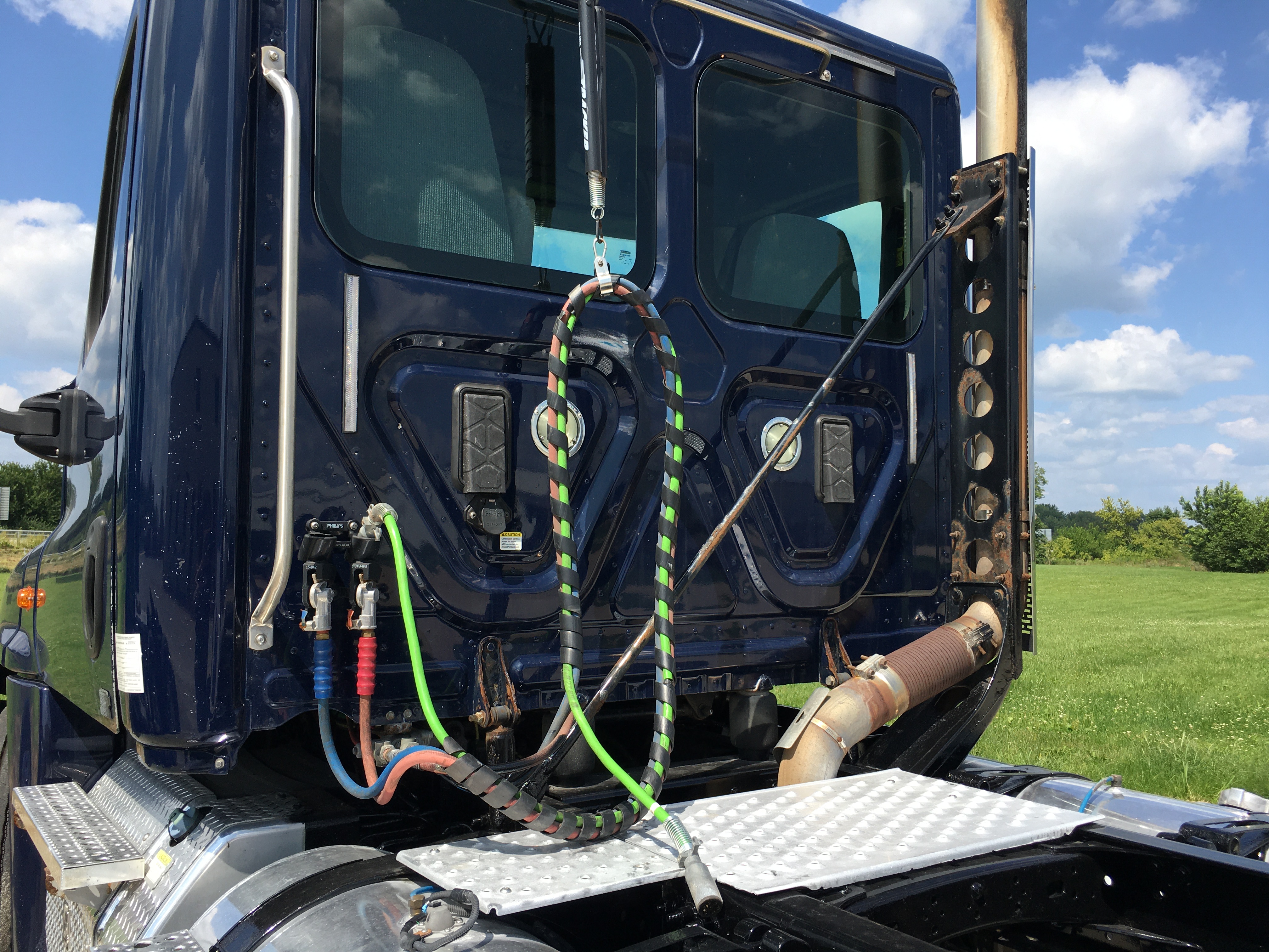 2017 Freightliner CA125DC