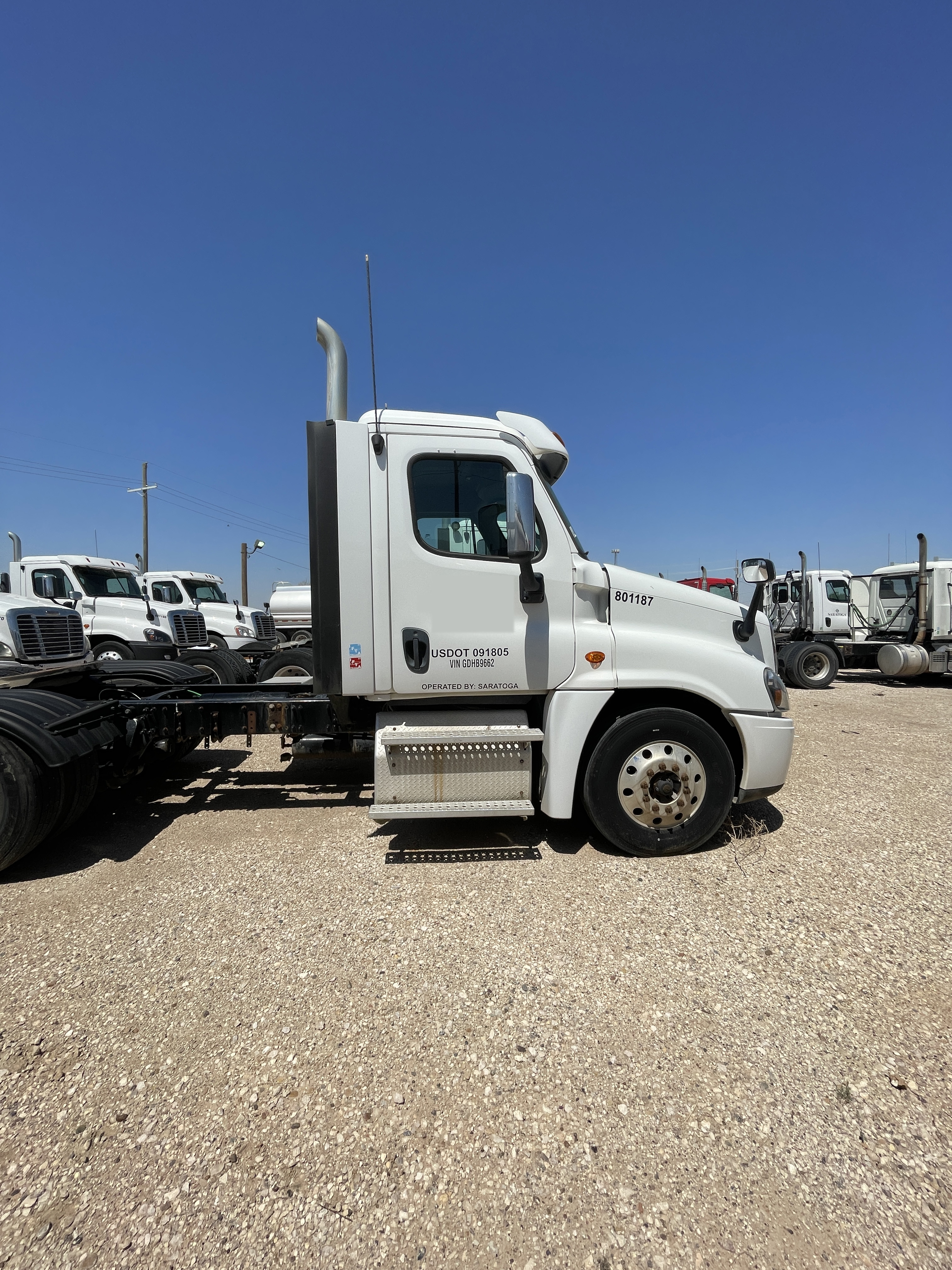 2016 Freightliner Cascadia 125 (T9662)