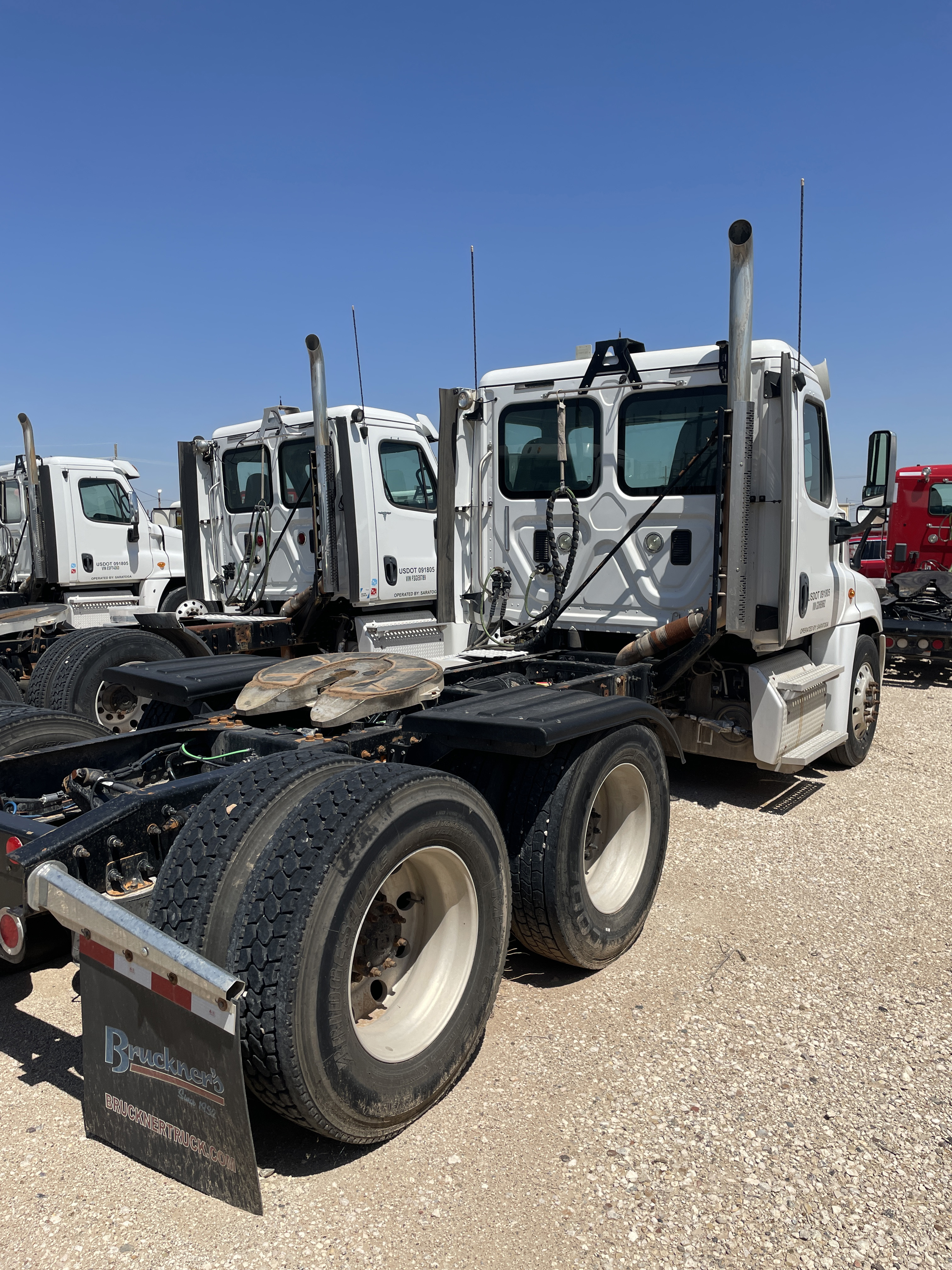 2016 Freightliner Cascadia 125 (T9662)