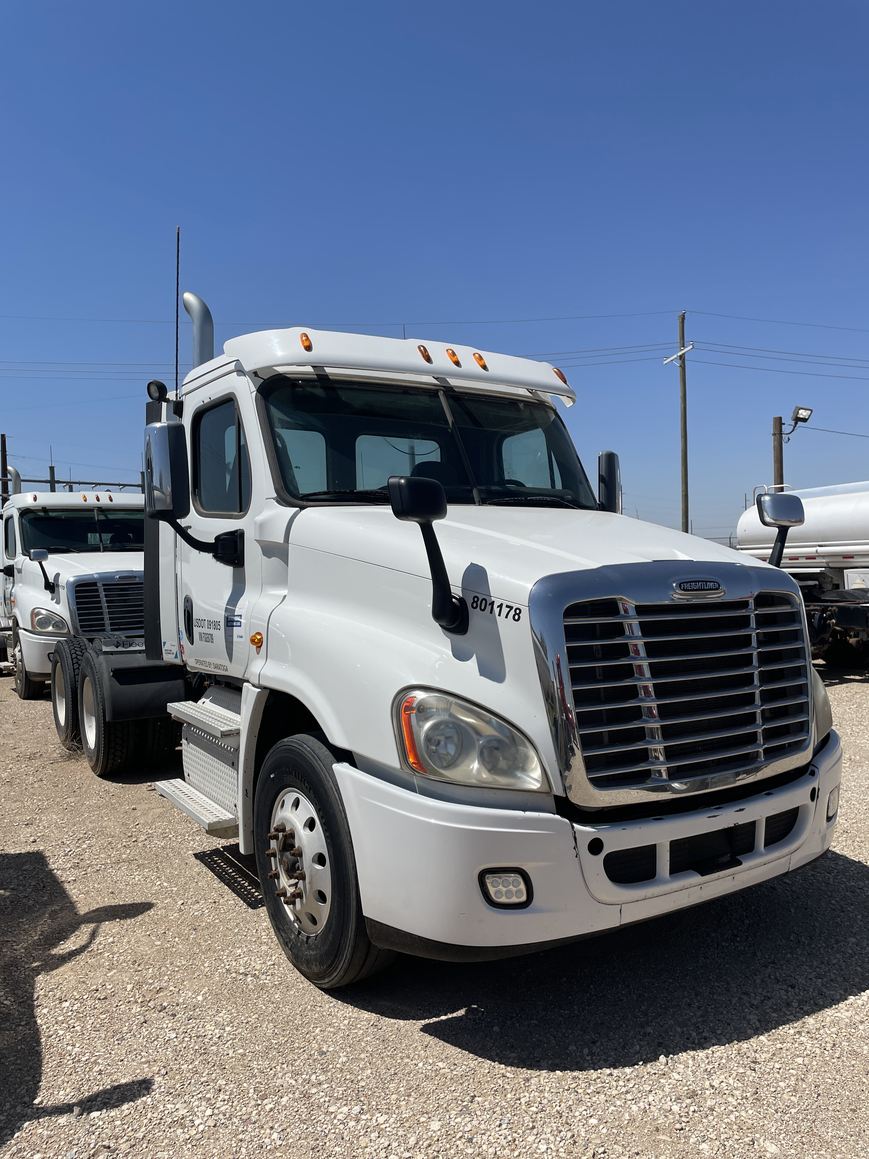 2015 Freightliner Cascadia 125 (T8789)