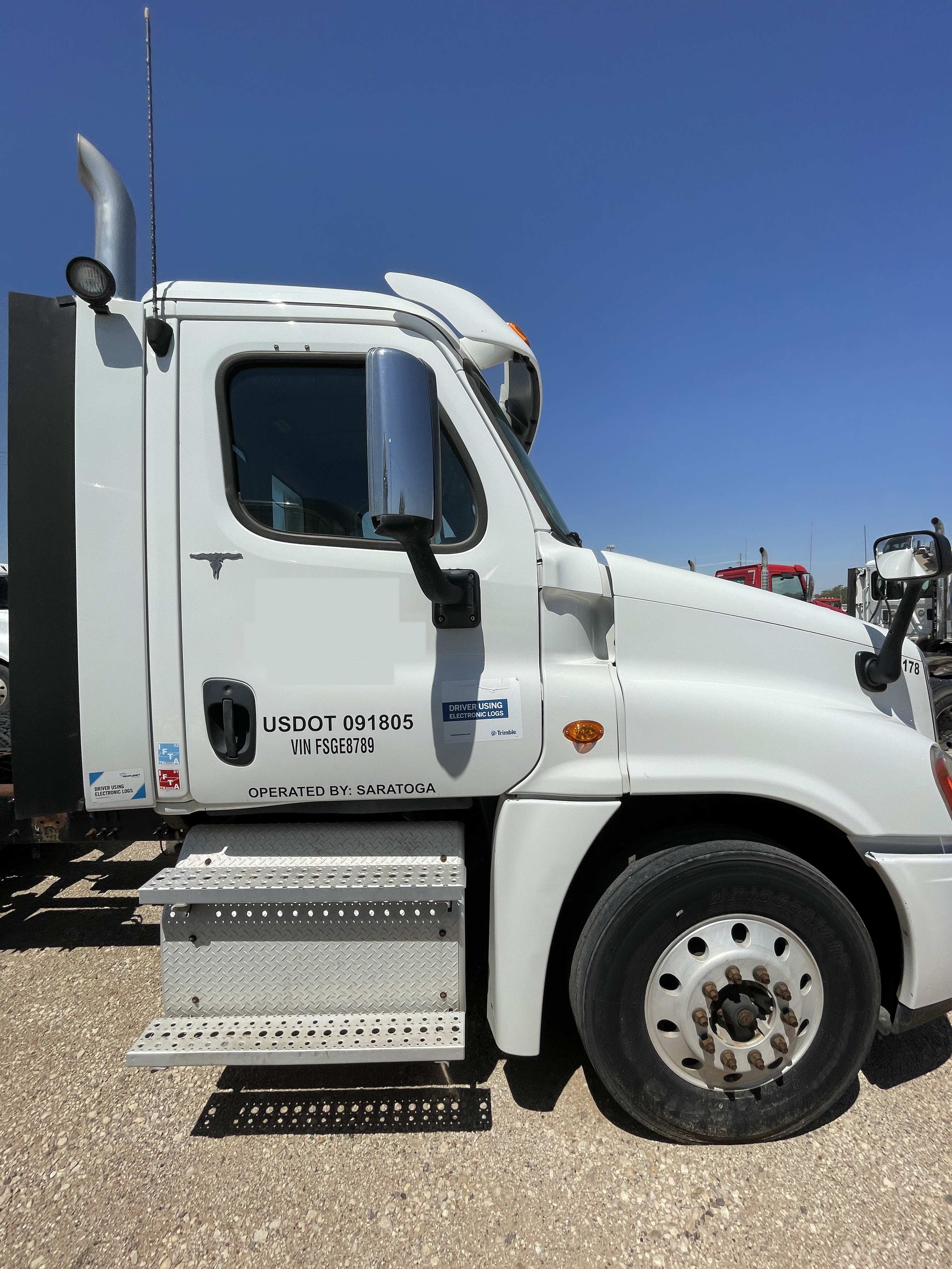2015 Freightliner Cascadia 125 (T8789)