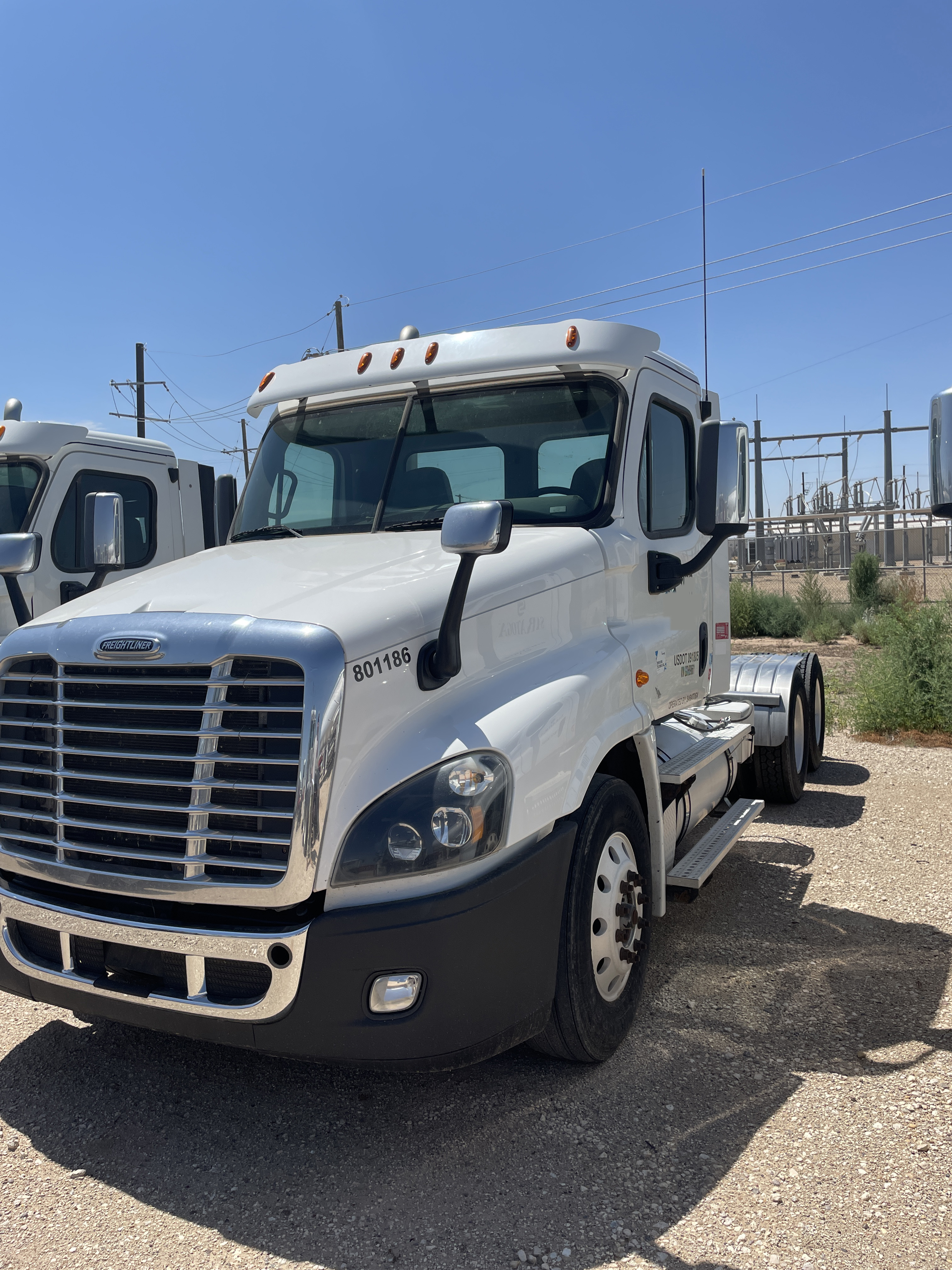 2016 Freightliner Cascadia 125 (T9661)