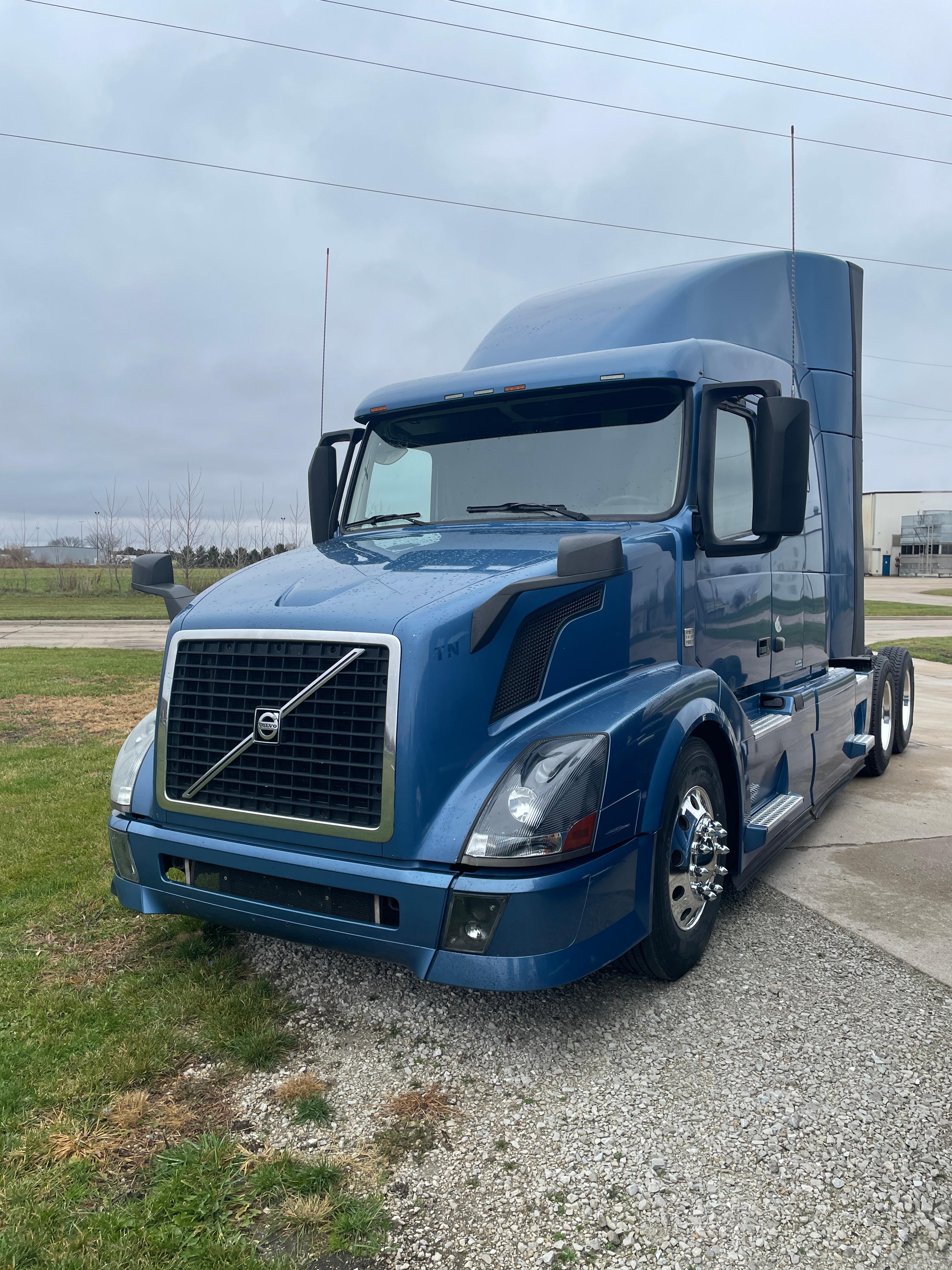 Used 2014 Volvo VNL 64 T630 (T3673)