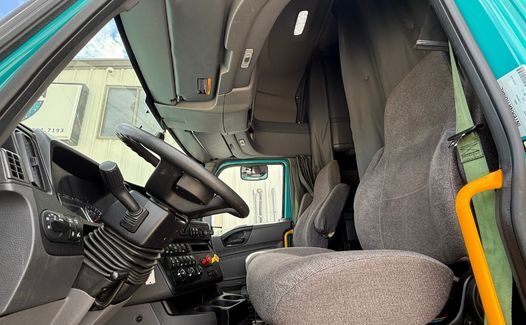 2023 International LT625 (TK5950)