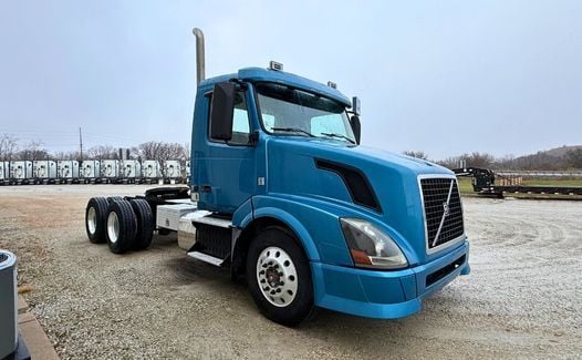 2014 Volvo VNL64T300 (TK4821) New Arrival! 