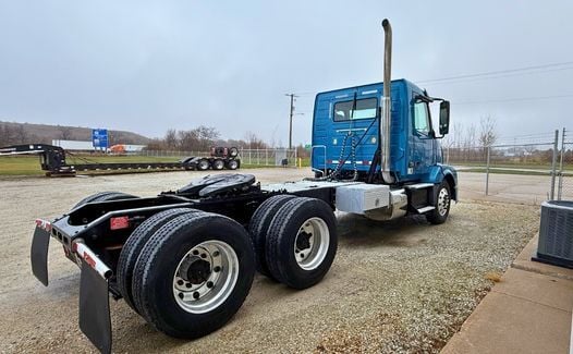 2014 Volvo VNL64T300 (TK4821) New Arrival! 