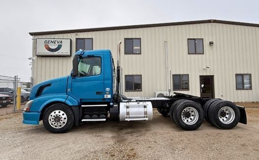 2014 Volvo VNL64T300 (TK4821) New Arrival! 