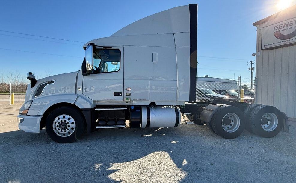 2016 Volvo VNL630 (TK5277)