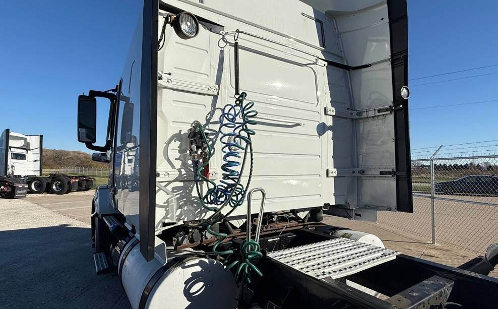 2016 Volvo VNL630 (TK5277)