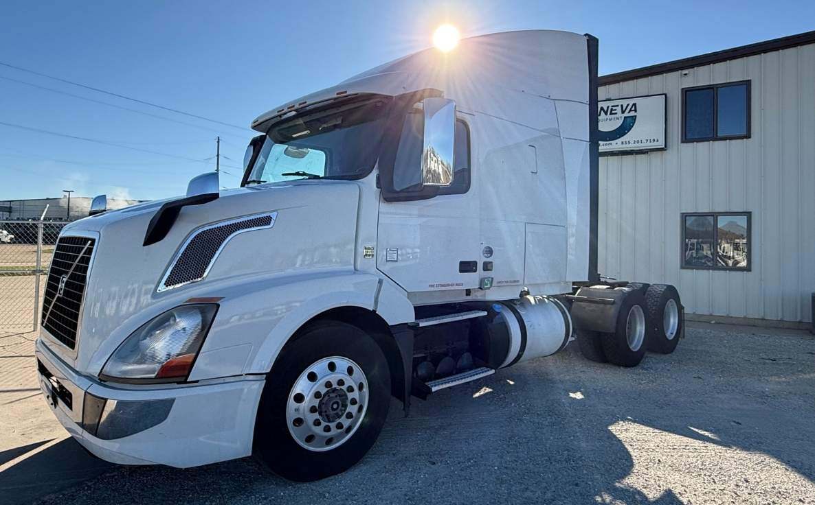 2016 Volvo VNL630 (TK5277)