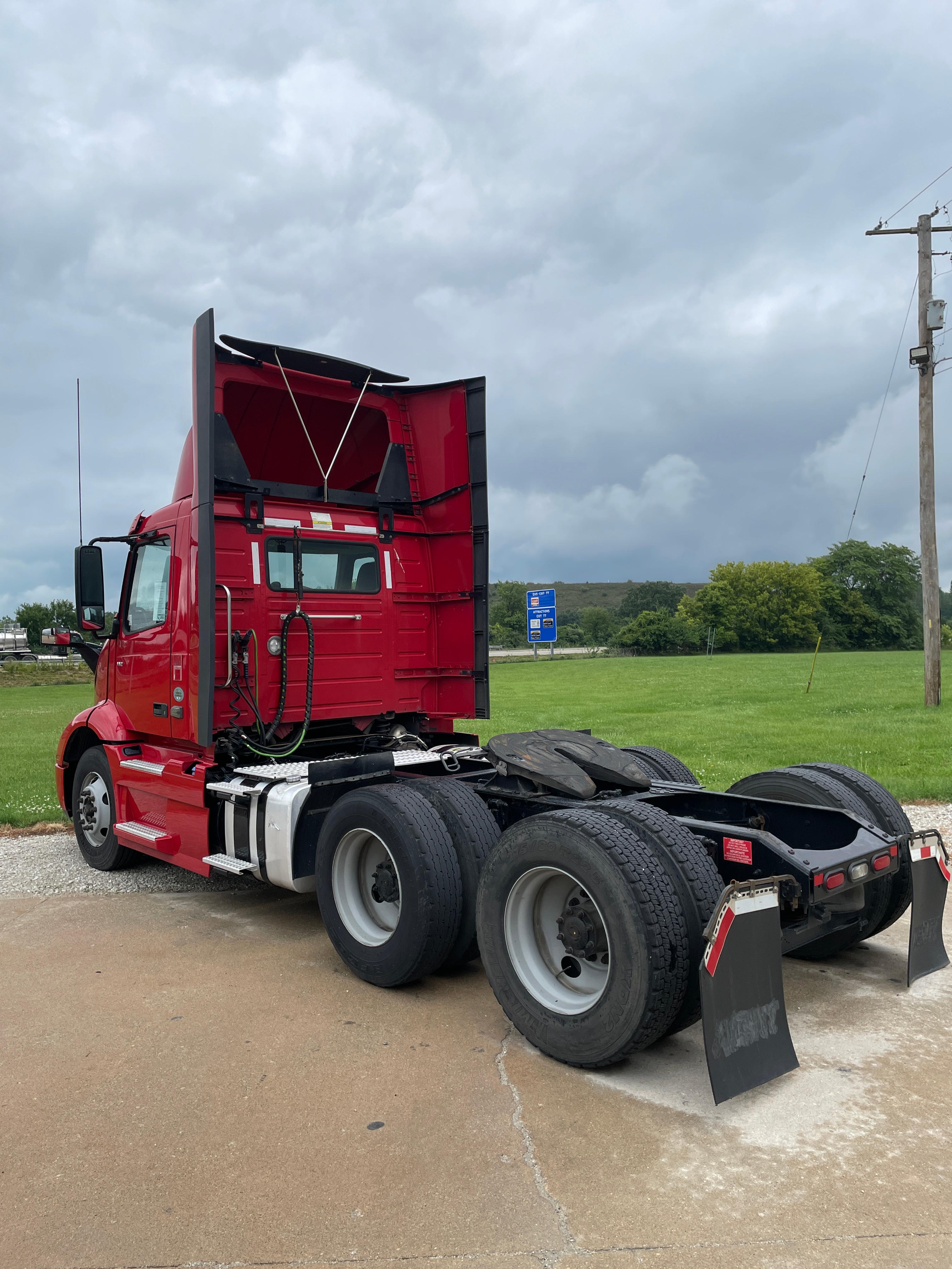 2019 Volvo VNR64T300