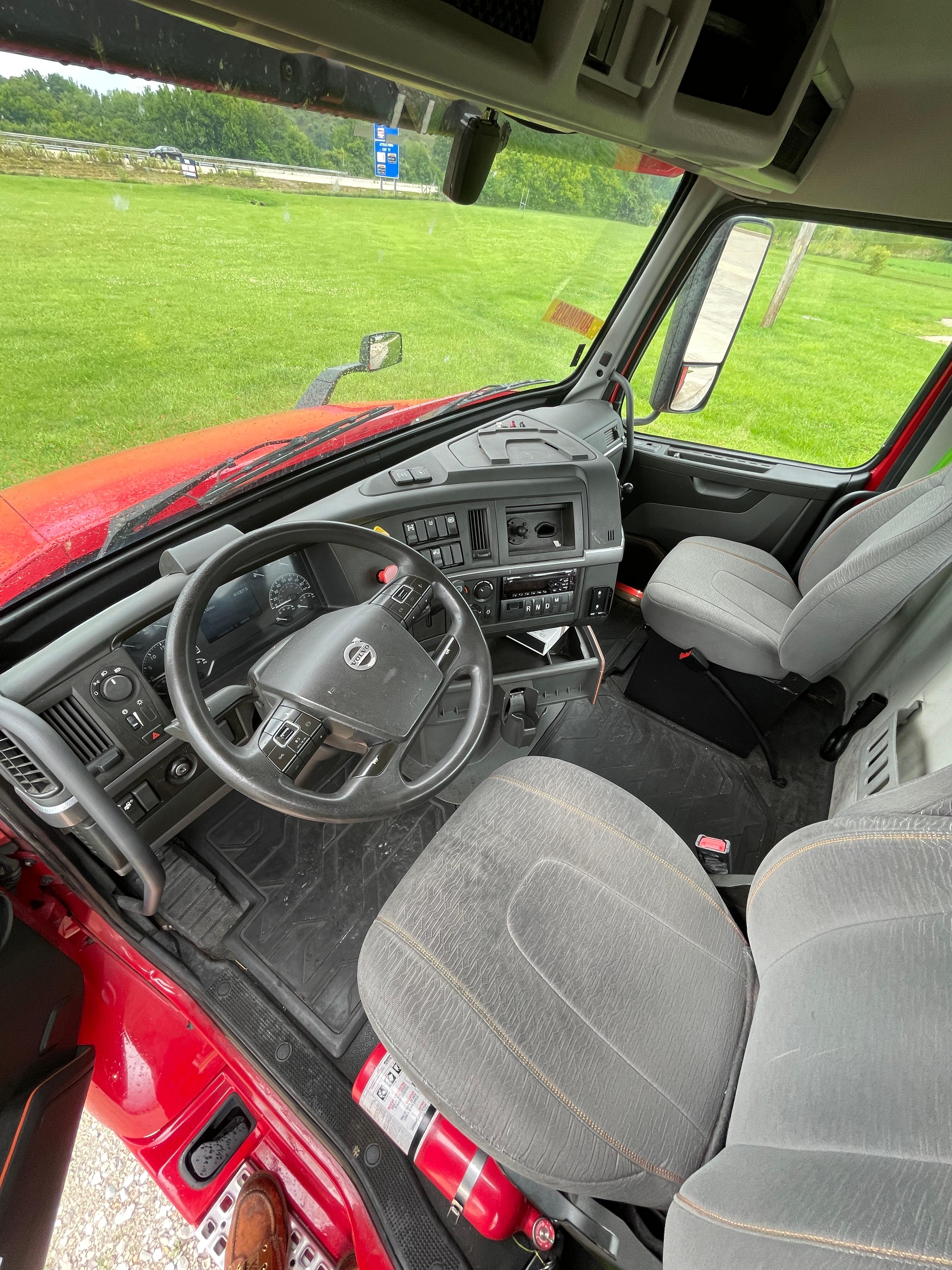 2019 Volvo VNR64T300