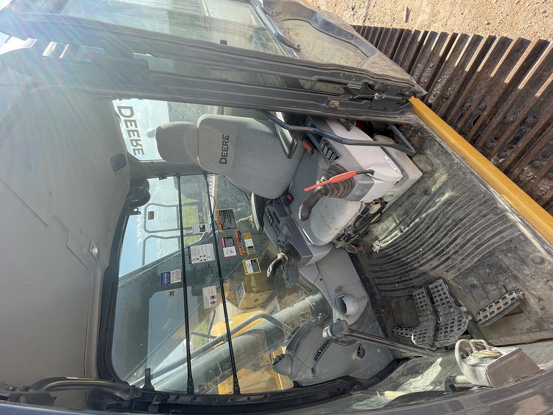 2019 Deere 300G LC (EX1074)