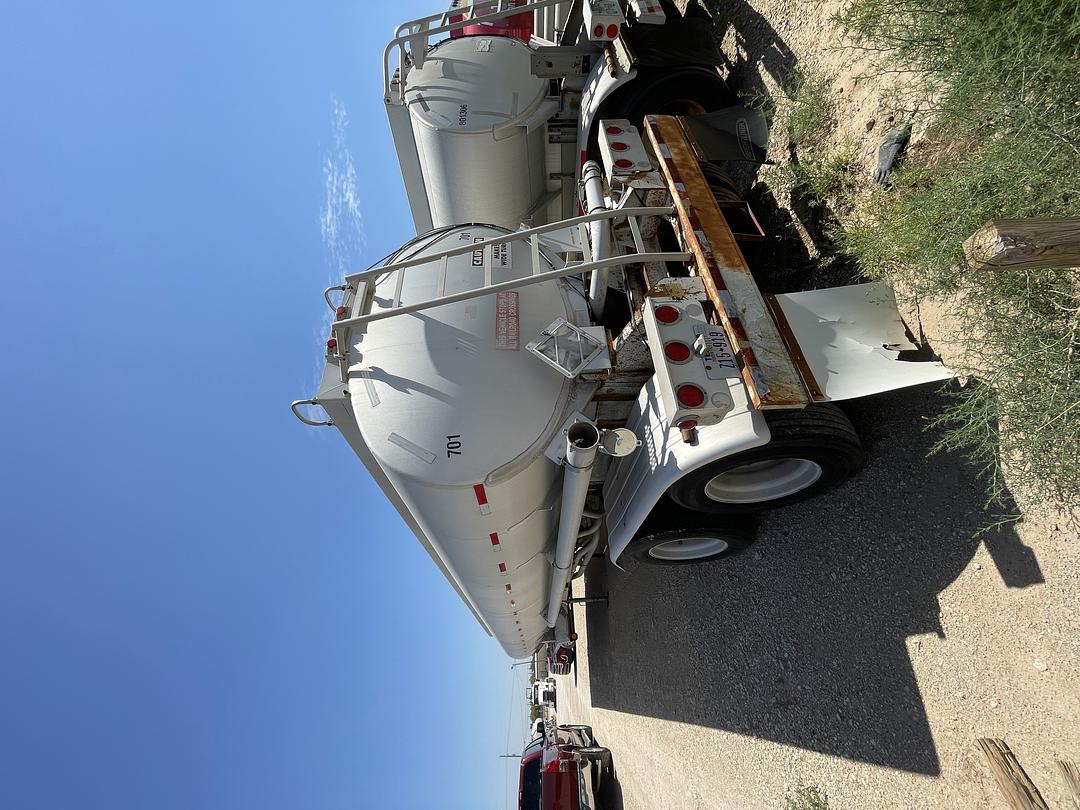 1984 Fruehauf Fuel Trailer (TR0701)